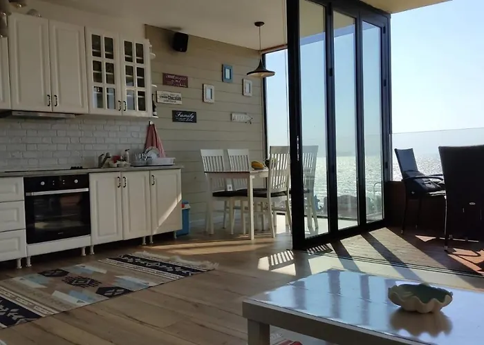 Luxury Beach Apartment In Qerret