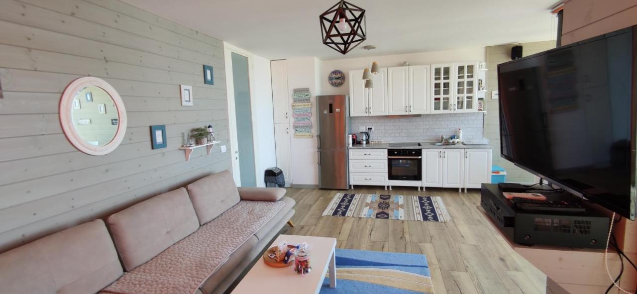 Luxury In Qerret * Golem (Tirana)